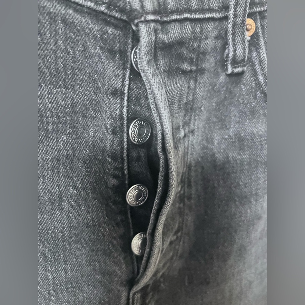 Levi’s Washed Gray Black Ribcage Straight Women's Jeans - Picture 5 of 11
